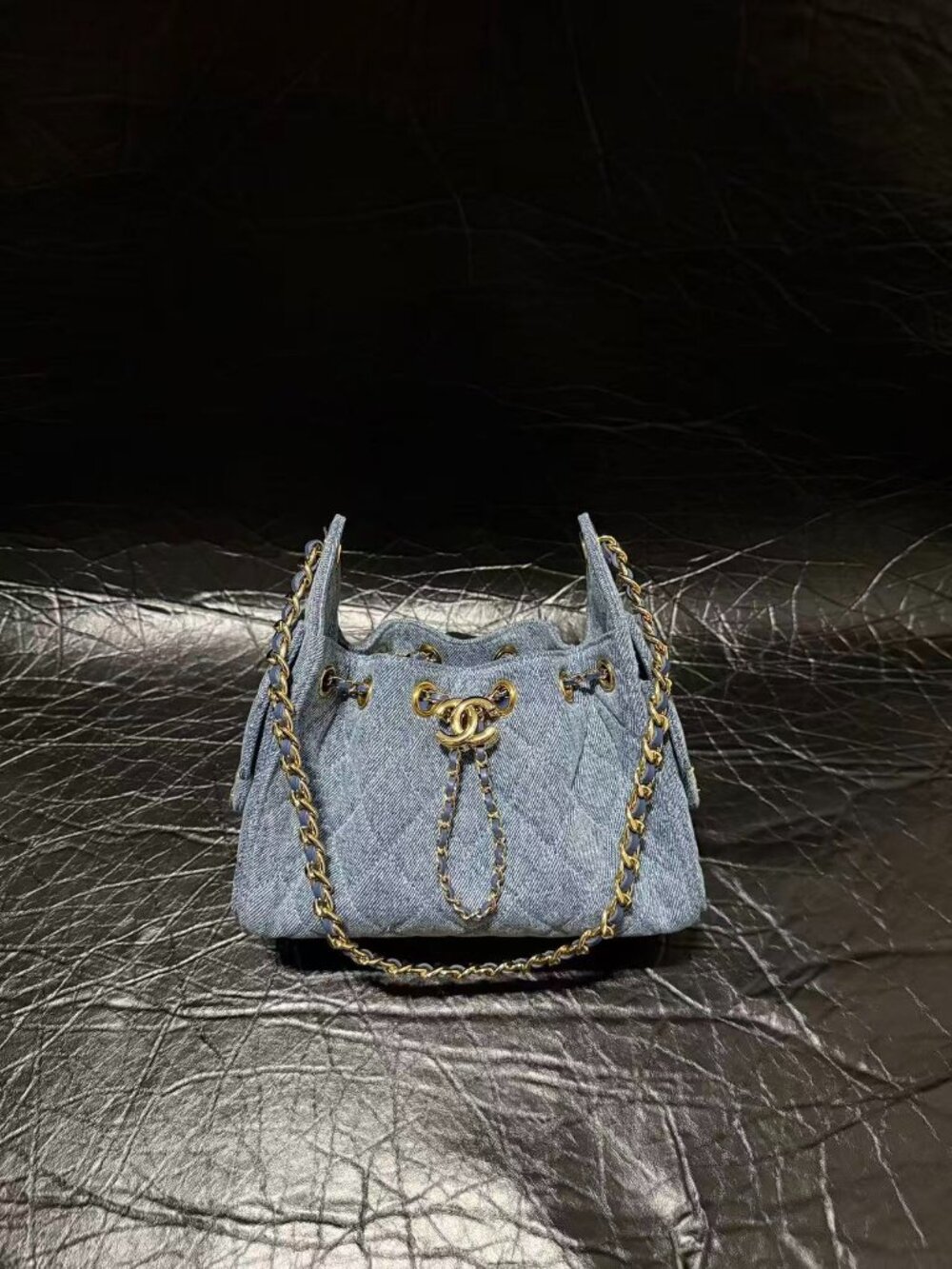 Classic CHANEL Bag: A Stylish and Versatile Choice for Elegance